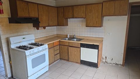 Tiny photo for 4627 Saratoga Road, Richton Park, IL 60471 (MLS # 12454992)