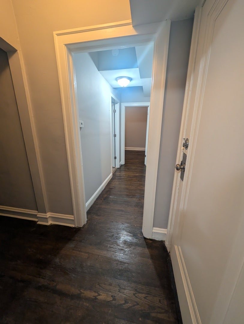1020 W 68th Street 1W