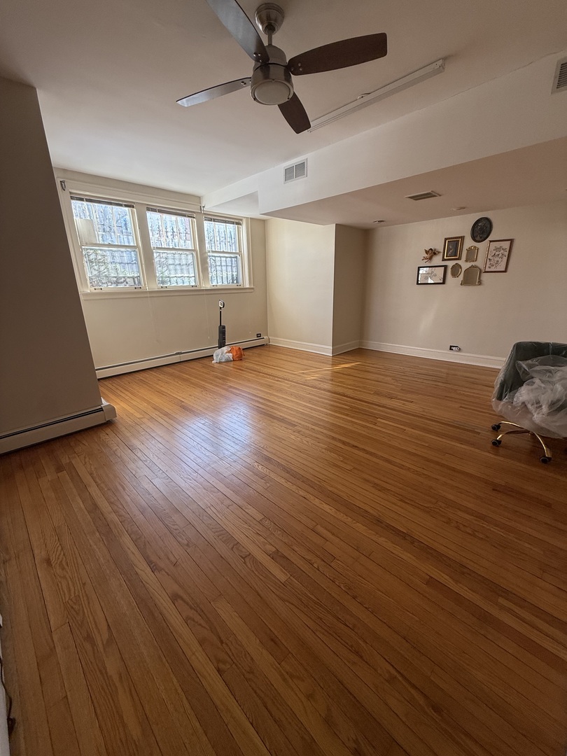 7450 N CLAREMONT Avenue 1G