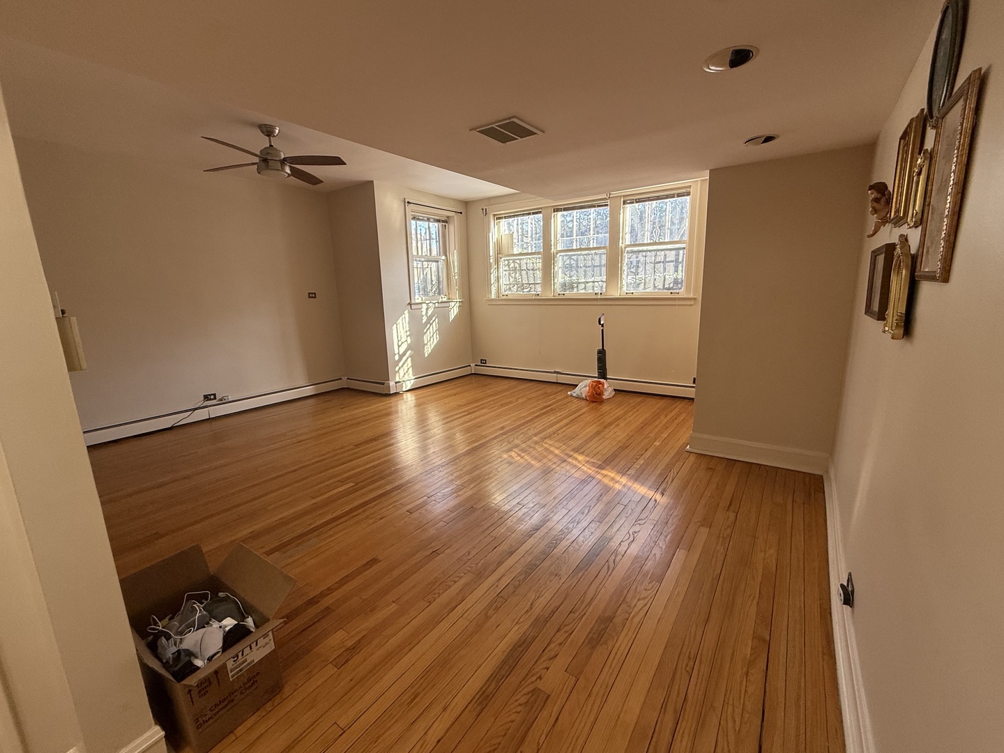 7450 N CLAREMONT Avenue 1G