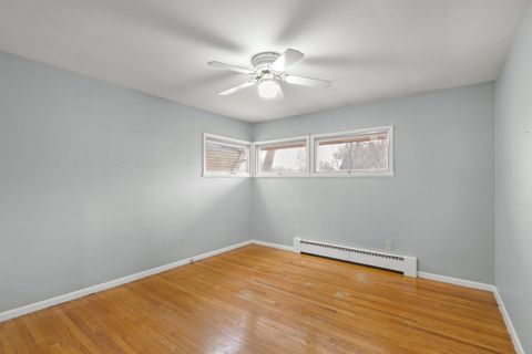 Tiny photo for 3006 15th Street, Moline, IL 61265 (MLS # 100000400)