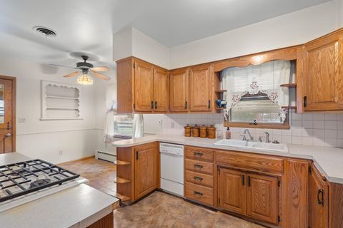 Tiny photo for 3006 15th Street, Moline, IL 61265 (MLS # 100000400)