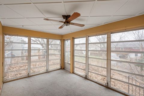 Tiny photo for 3006 15th Street, Moline, IL 61265 (MLS # 100000400)