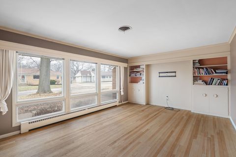 Tiny photo for 3006 15th Street, Moline, IL 61265 (MLS # 100000400)