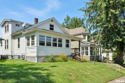 Tiny photo for 142 11TH Street, Silvis, IL 61282 (MLS # QC4266869)