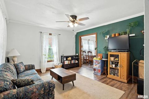 Tiny photo for 142 11TH Street, Silvis, IL 61282 (MLS # QC4266869)