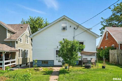 Tiny photo for 142 11TH Street, Silvis, IL 61282 (MLS # QC4266869)