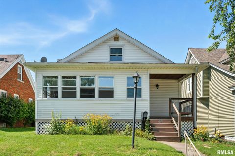 Photo of 142 11TH Street, Silvis, IL 61282 (MLS # QC4266869)