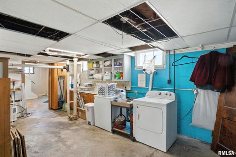 Tiny photo for 142 11TH Street, Silvis, IL 61282 (MLS # QC4266869)