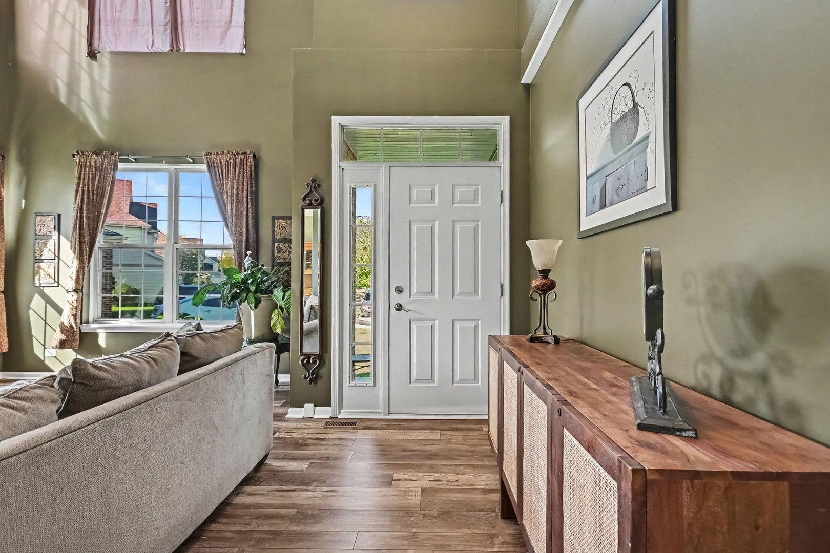 8404 Hanbury Court