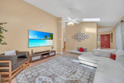 Tiny photo for 206 Albert Drive, Vernon Hills, IL 60061 (MLS # 12700680)