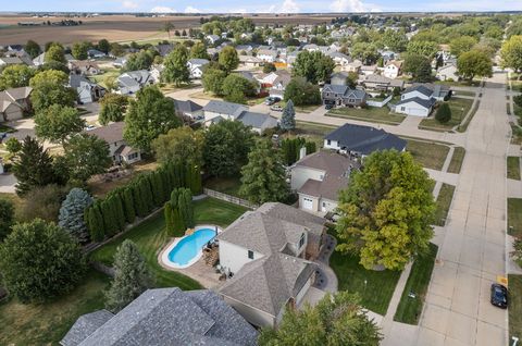 Tiny photo for 800 8th Street S, Eldridge, IA 52748 (MLS # 12558652)