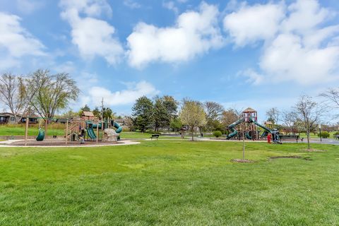 Tiny photo for 950 E Wilmette Road #325, Palatine, IL 60074 (MLS # 12575185)