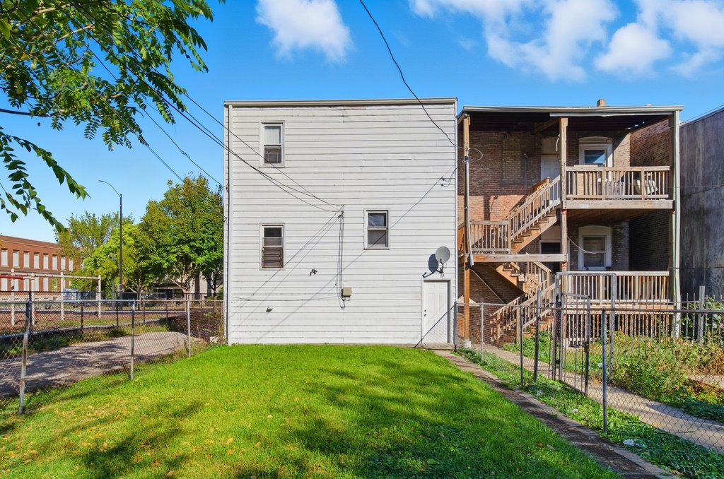 3851 W Lexington Street