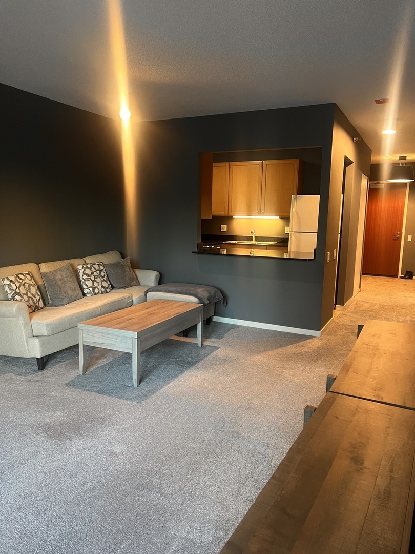 400 N LaSalle Boulevard 1603