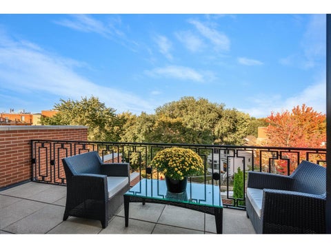 Tiny photo for 2232 N Janssen Avenue, Chicago, IL 60614 (MLS # 12776981)