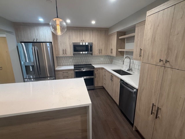 550 Sheridan Square 204