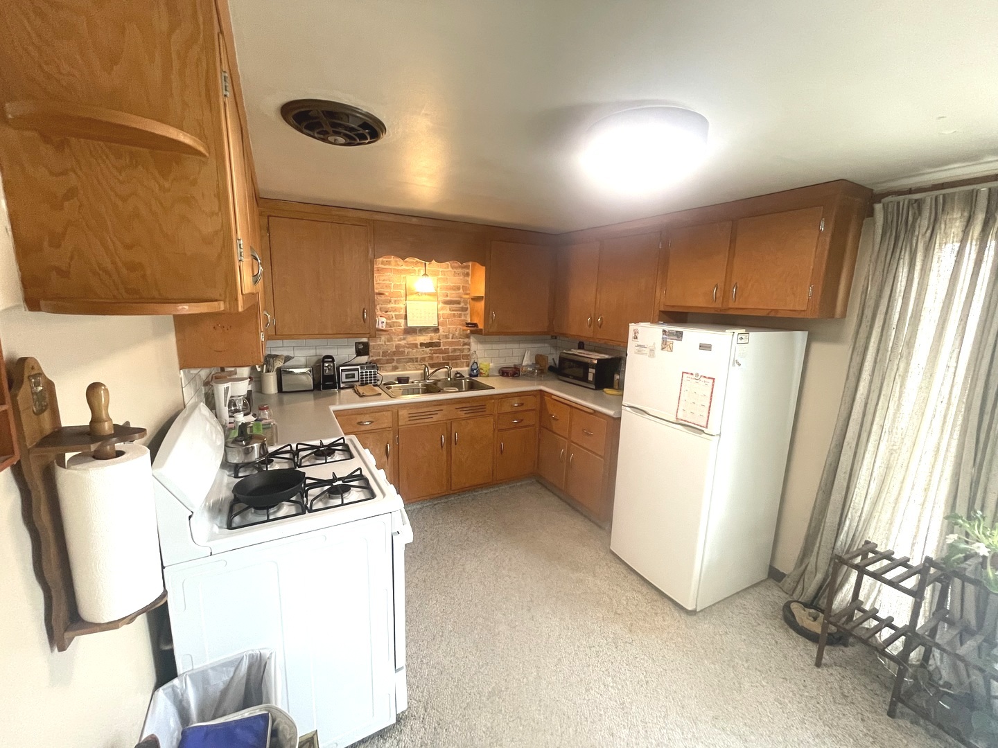 250 N Levasseur Avenue