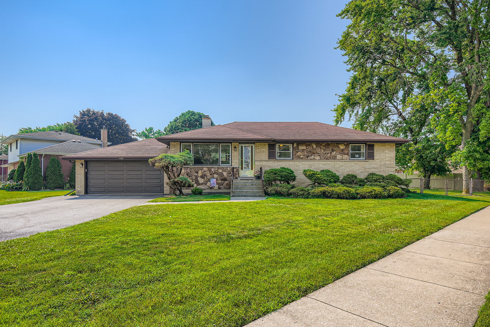5549 W 83rd Place