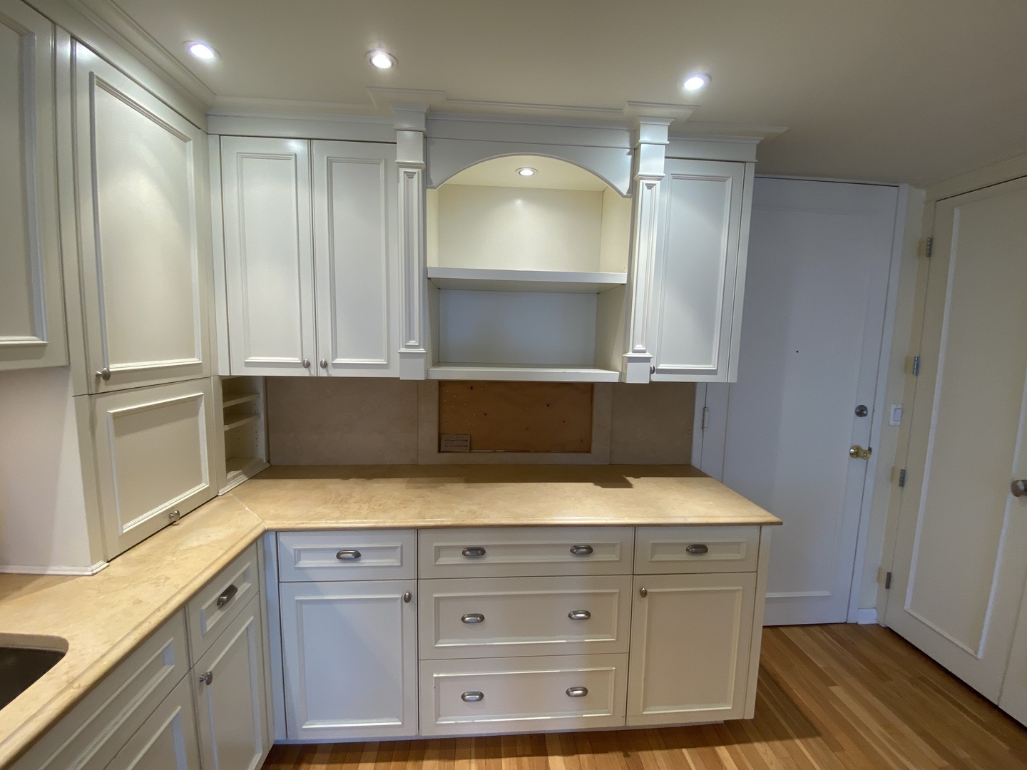 1660 N LaSalle Drive 3205