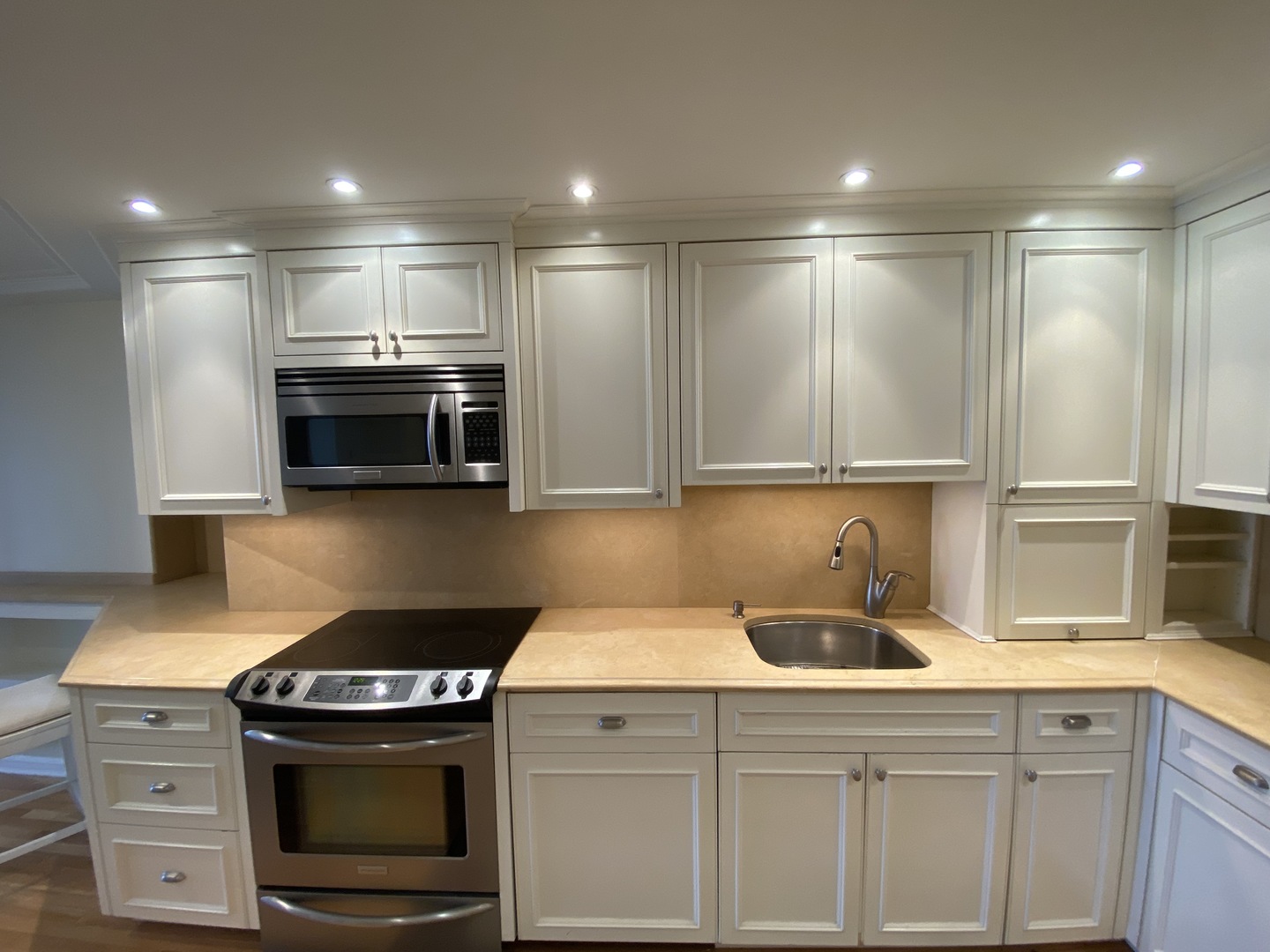 1660 N LaSalle Drive 3205