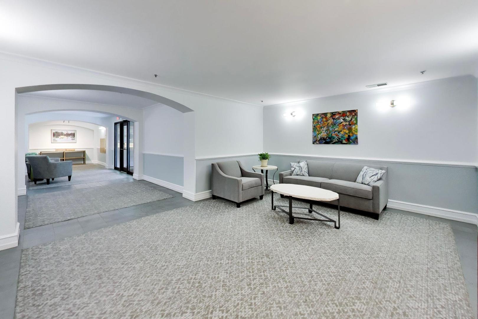 1107 Greenleaf Avenue 3G
