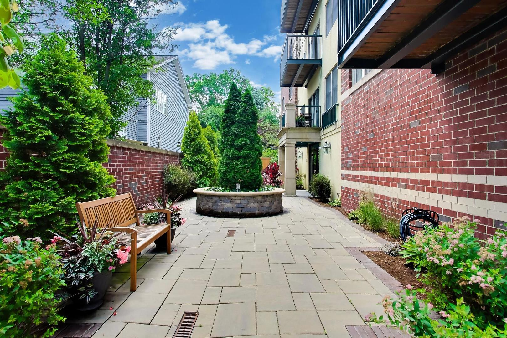1107 Greenleaf Avenue 3G