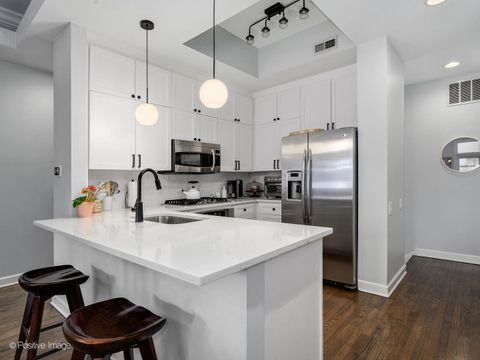 Tiny photo for 1412 N Hoyne Avenue #1C, Chicago, IL 60622 (MLS # 12613808)