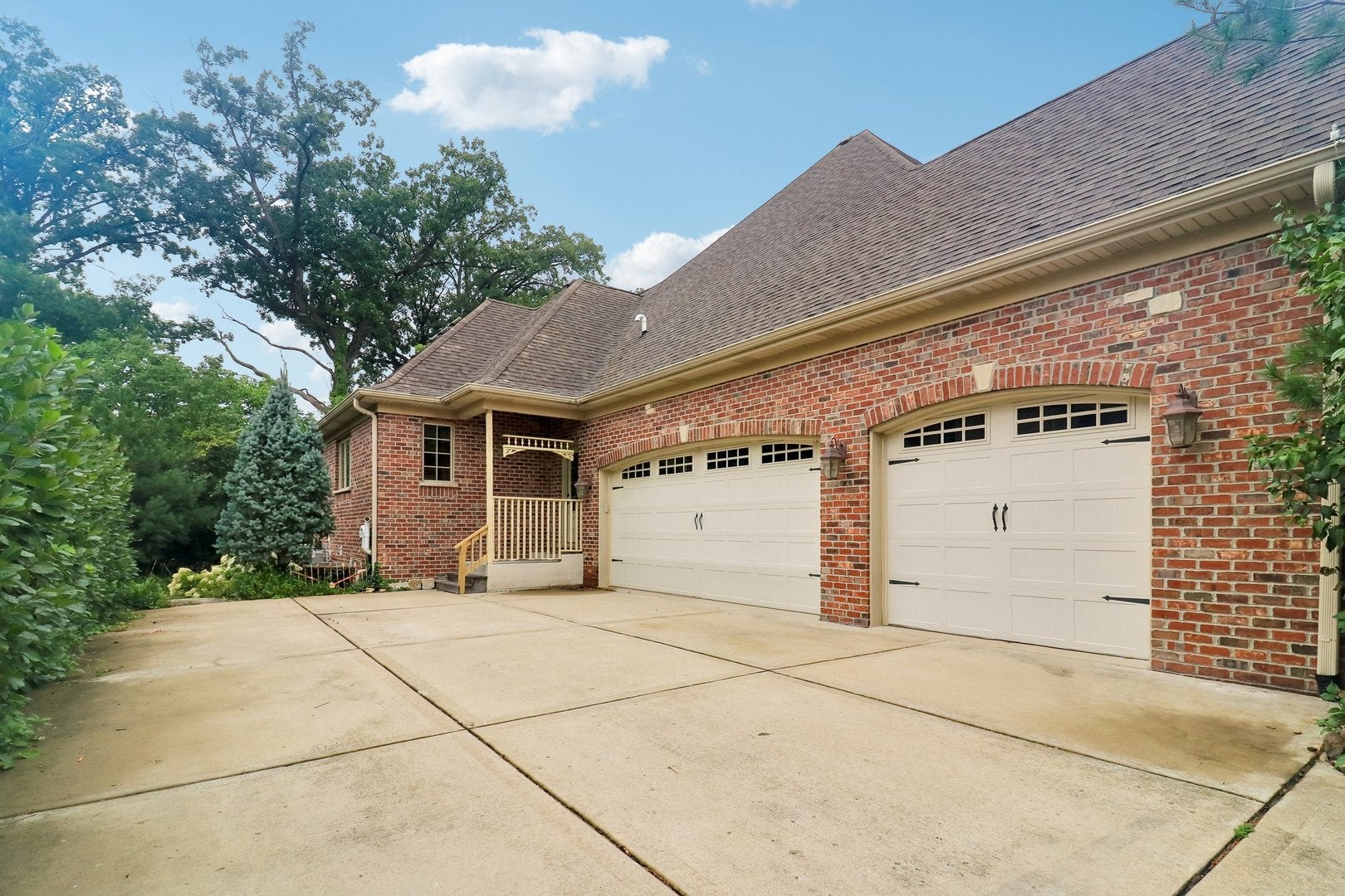 20102 Oakwood Drive