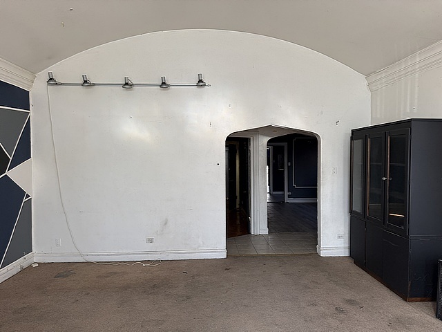 8104 S Euclid Avenue