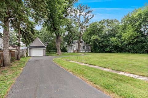 Photo of 28 S Richmond Avenue, Westmont, IL 60559 (MLS # 12713776)