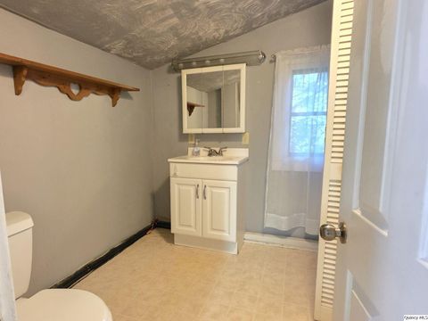 Tiny photo for 1717 N 4th St, Quincy, IL 62301 (MLS # 12449935)