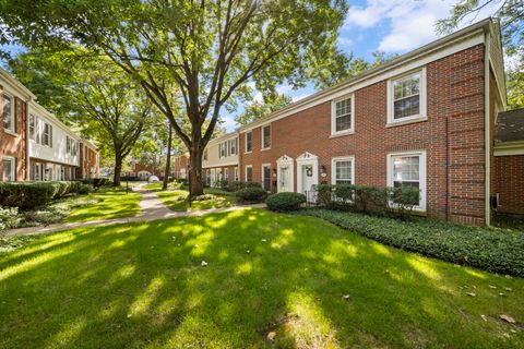 1531 Pebblecreek Drive Glenview IL 60025