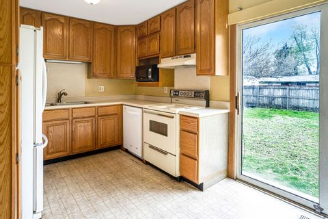 Tiny photo for 1203 Mount Vernon Drive, Bloomington, IL 61704 (MLS # 12623942)