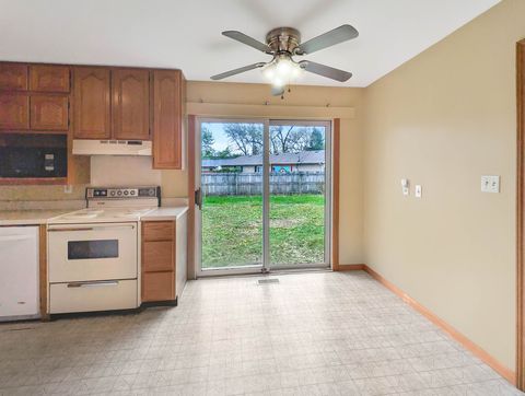 Tiny photo for 1203 Mount Vernon Drive, Bloomington, IL 61704 (MLS # 12623942)