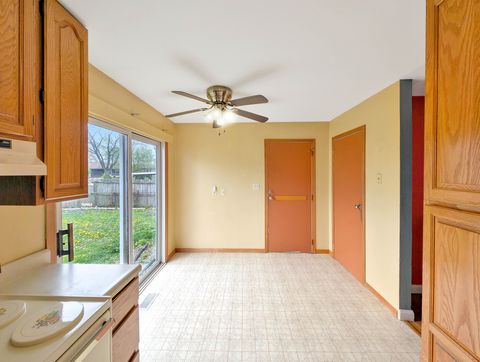 Tiny photo for 1203 Mount Vernon Drive, Bloomington, IL 61704 (MLS # 12623942)