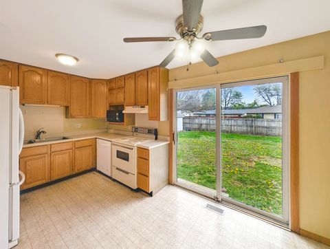 Tiny photo for 1203 Mount Vernon Drive, Bloomington, IL 61704 (MLS # 12623942)