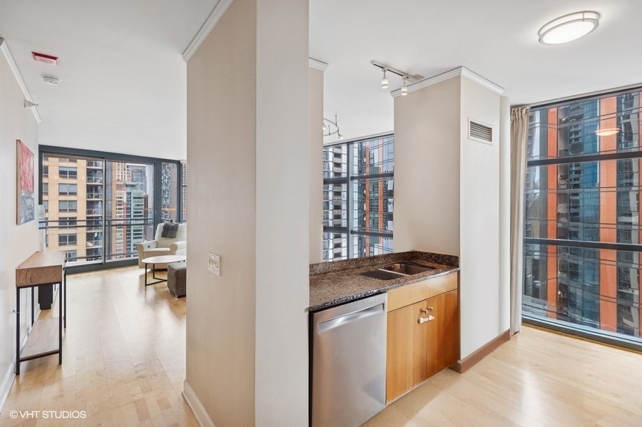201 N Westshore Drive 2608
