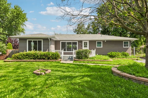 Photo of 520 Woodlyn Drive, Aurora, IL 60505 (MLS # 12712512)