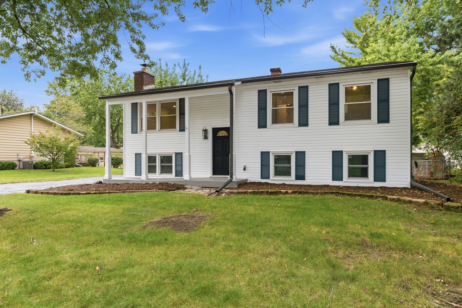 30W234 Claymore Lane