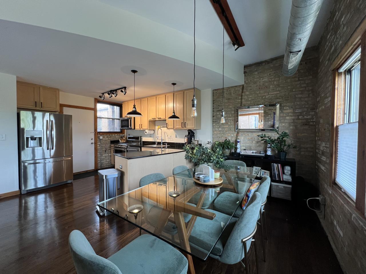 1231 W Greenleaf Avenue 3