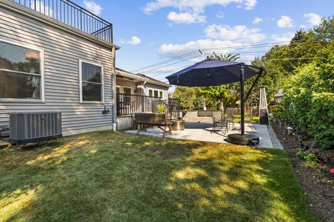 Tiny photo for 333 W Potomac Avenue, Lombard, IL 60148 (MLS # 12504901)