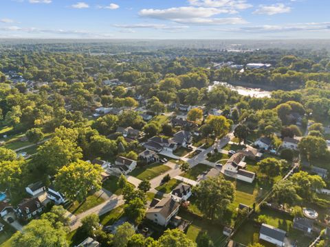 Tiny photo for 333 W Potomac Avenue, Lombard, IL 60148 (MLS # 12504901)