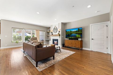 Tiny photo for 333 W Potomac Avenue, Lombard, IL 60148 (MLS # 12504901)