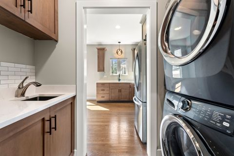 Tiny photo for 333 W Potomac Avenue, Lombard, IL 60148 (MLS # 12504901)