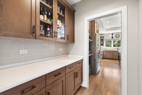 Tiny photo for 333 W Potomac Avenue, Lombard, IL 60148 (MLS # 12504901)