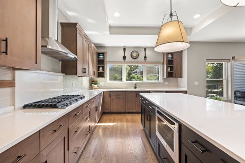 Tiny photo for 333 W Potomac Avenue, Lombard, IL 60148 (MLS # 12504901)