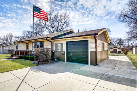 Tiny photo for 11920 S Springfield Avenue, Alsip, IL 60803 (MLS # 12580245)