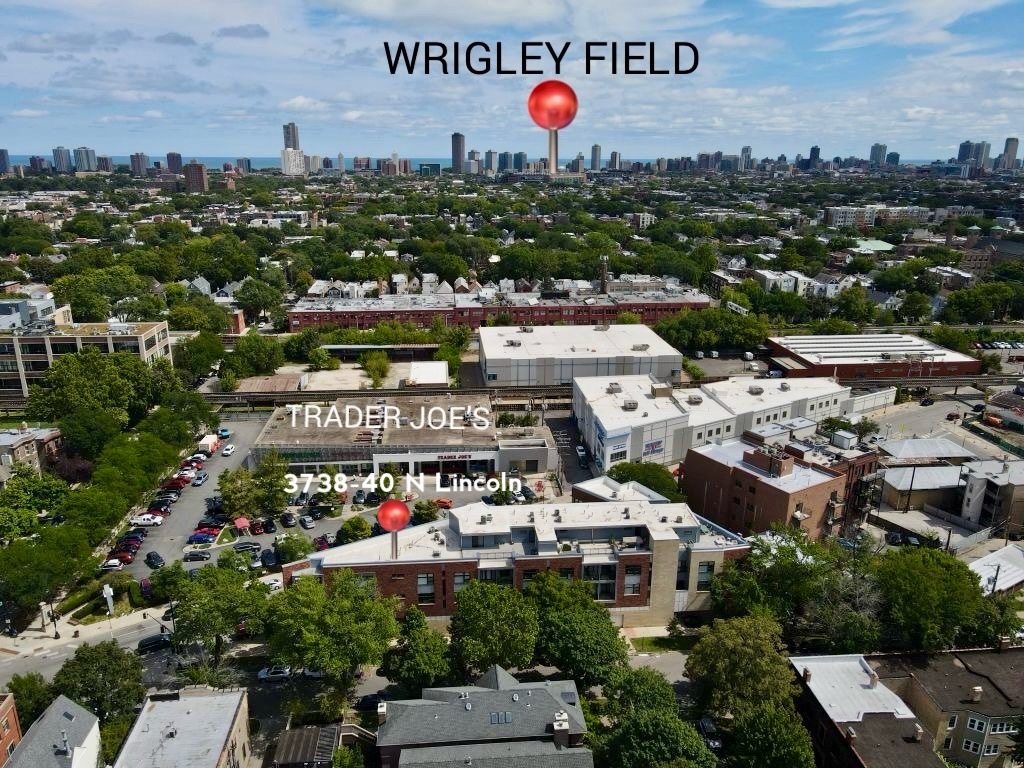 3740 N Lincoln Avenue