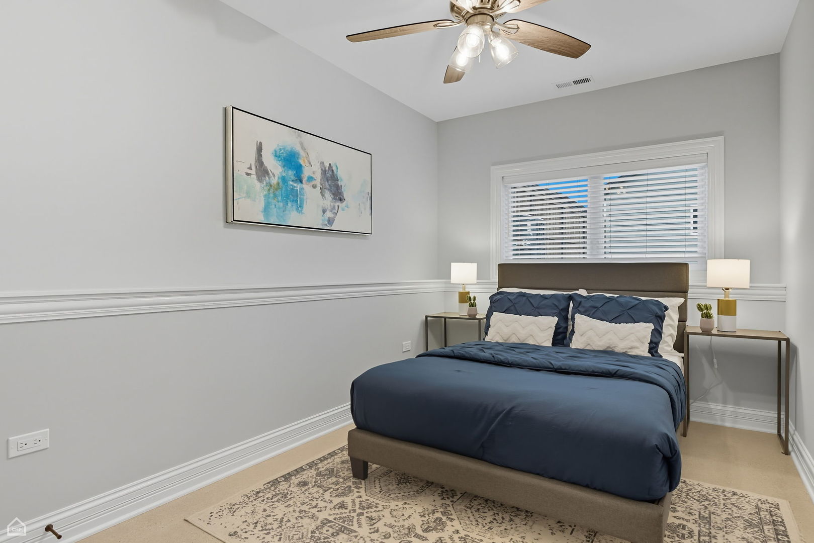 Chicago, Illinois 60624, United States, 2 Bedrooms Bedrooms, ,3 BathroomsBathrooms,Residential,Active,230853